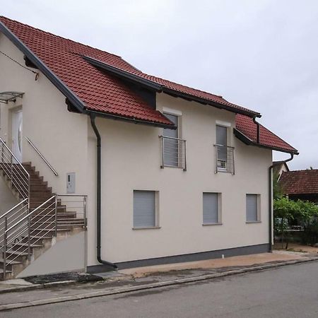 Apartman F&F Otočac Extérieur photo