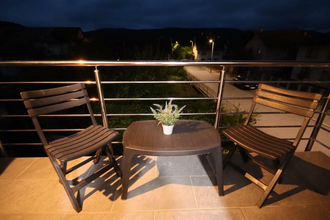 Apartman F&F Otočac Extérieur photo