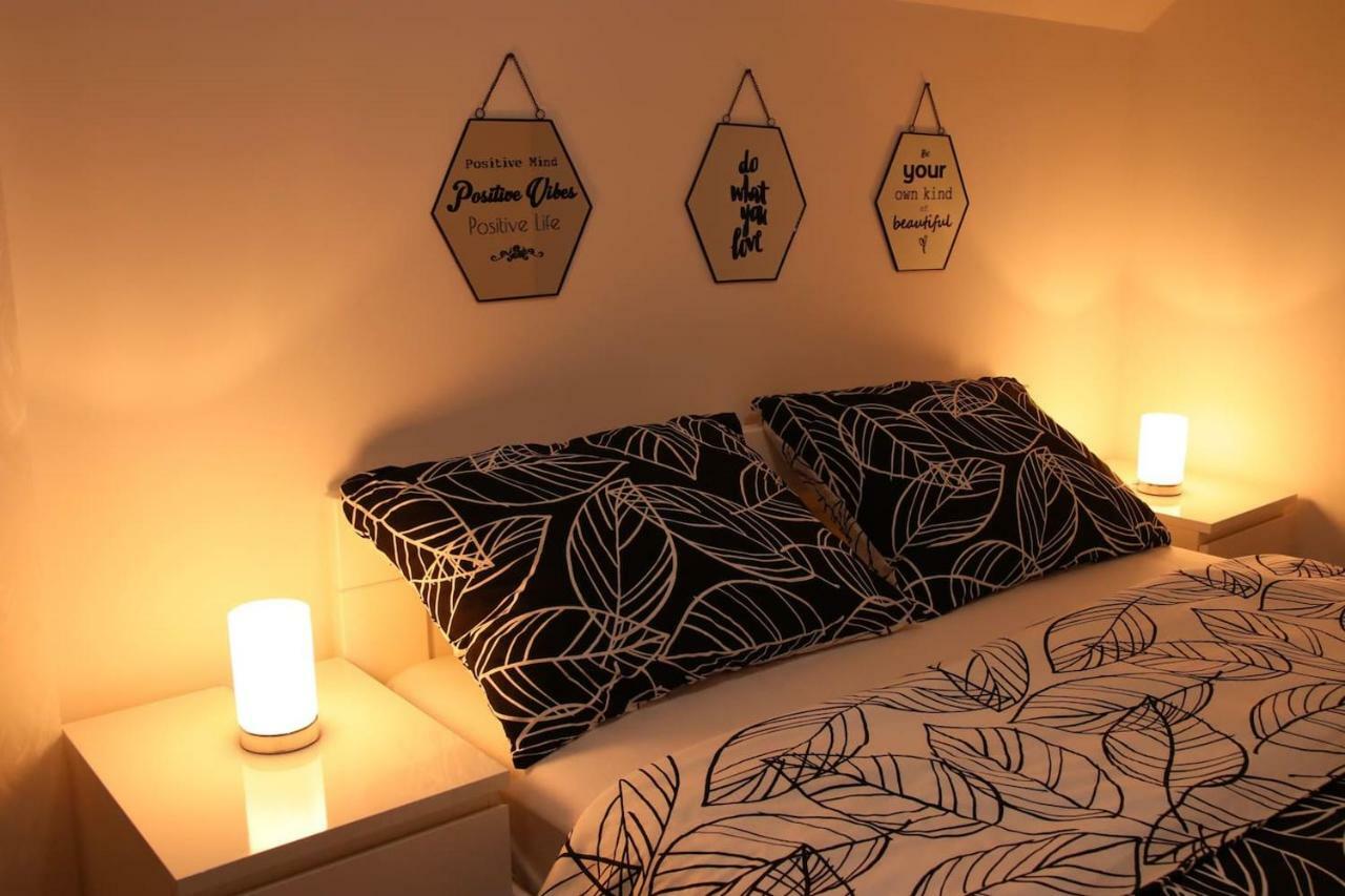 Apartman F&F Otočac Extérieur photo