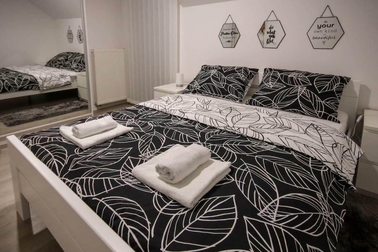 Apartman F&F Otočac Extérieur photo