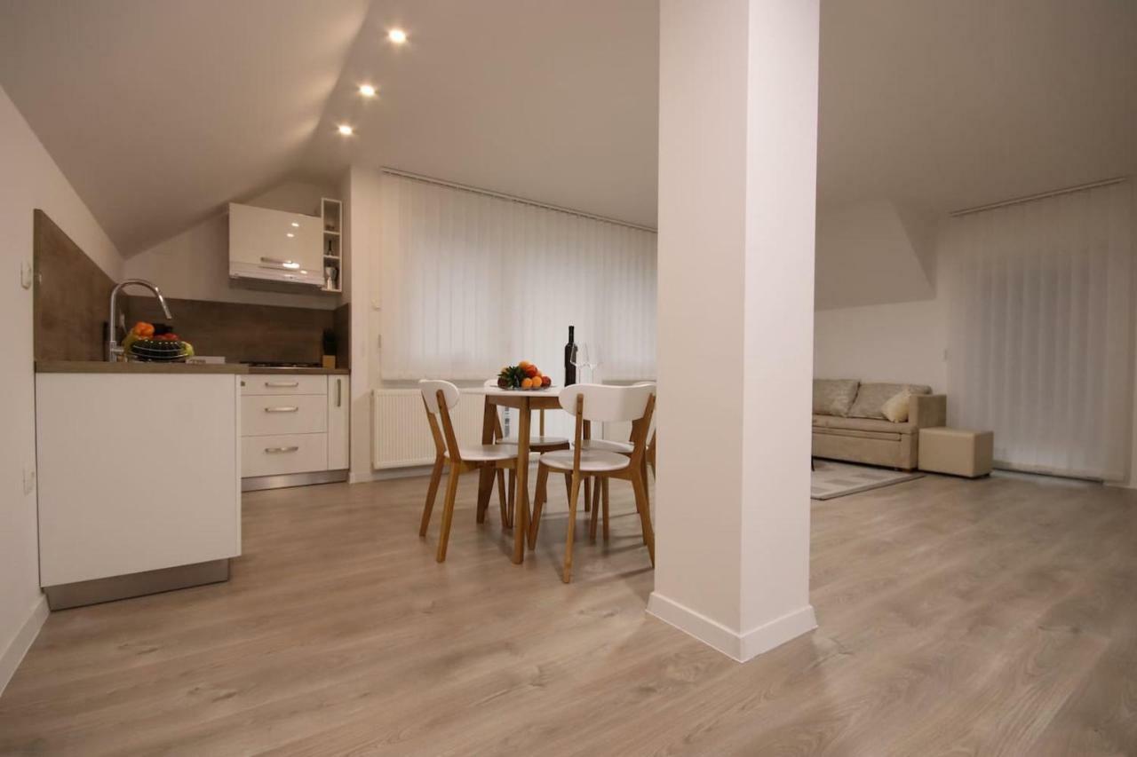 Apartman F&F Otočac Extérieur photo