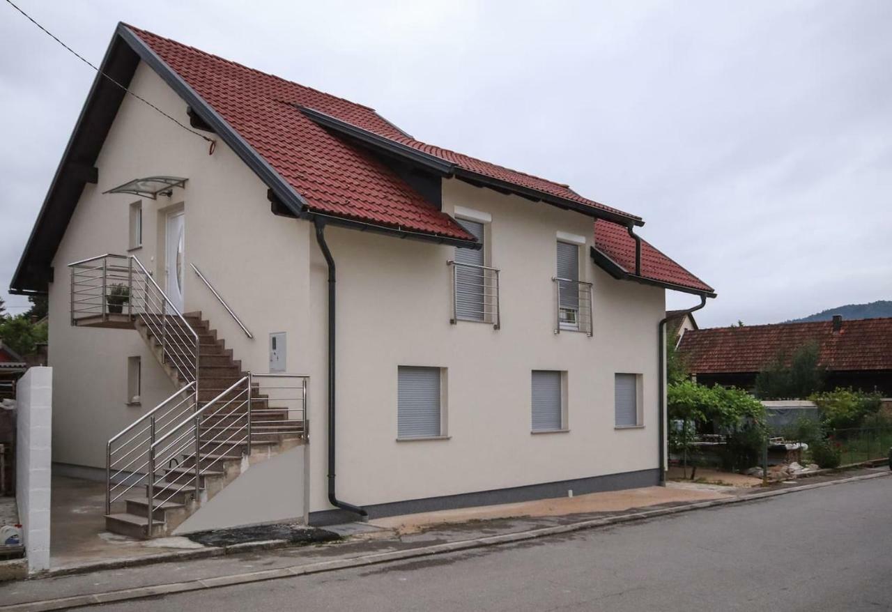 Apartman F&F Otočac Extérieur photo