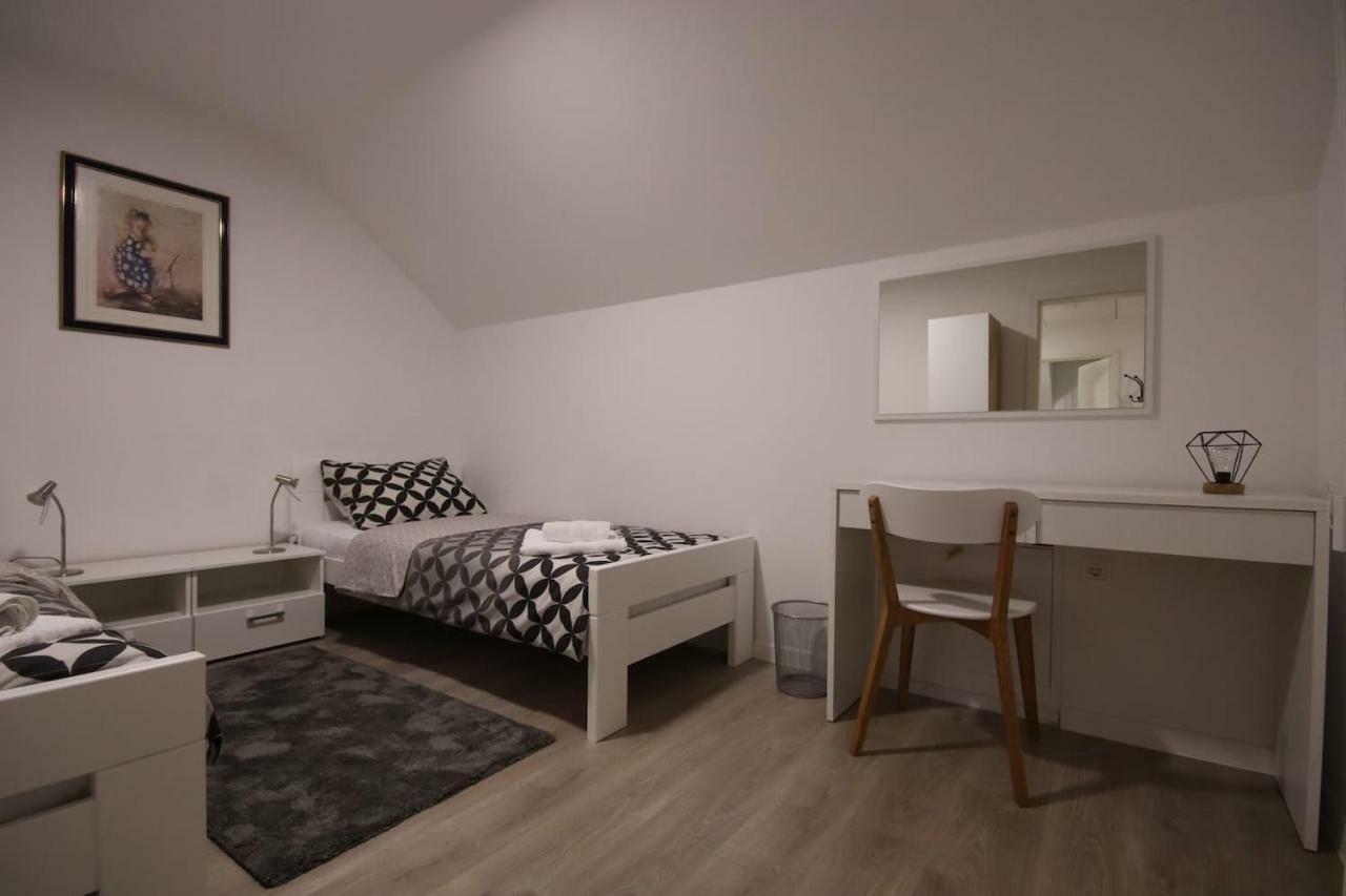 Apartman F&F Otočac Extérieur photo