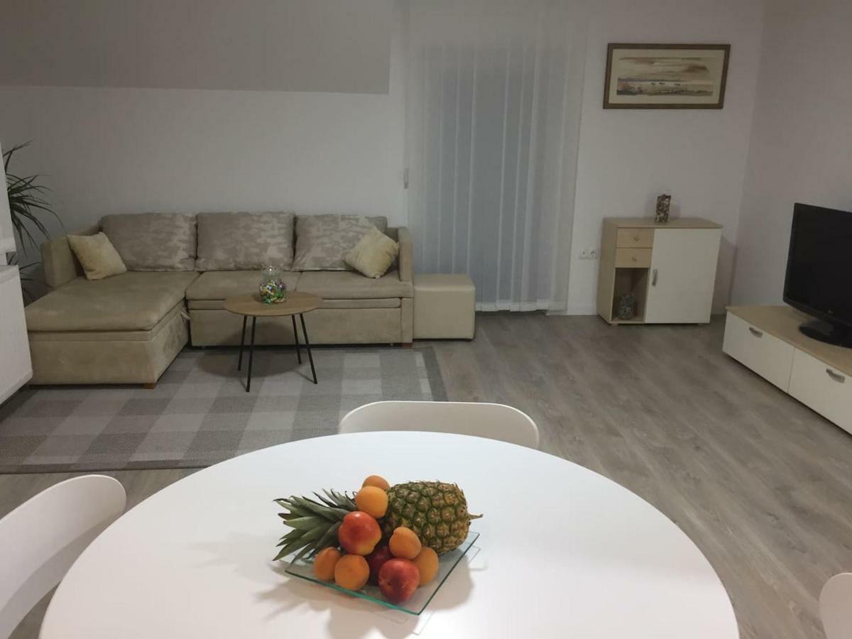 Apartman F&F Otočac Extérieur photo