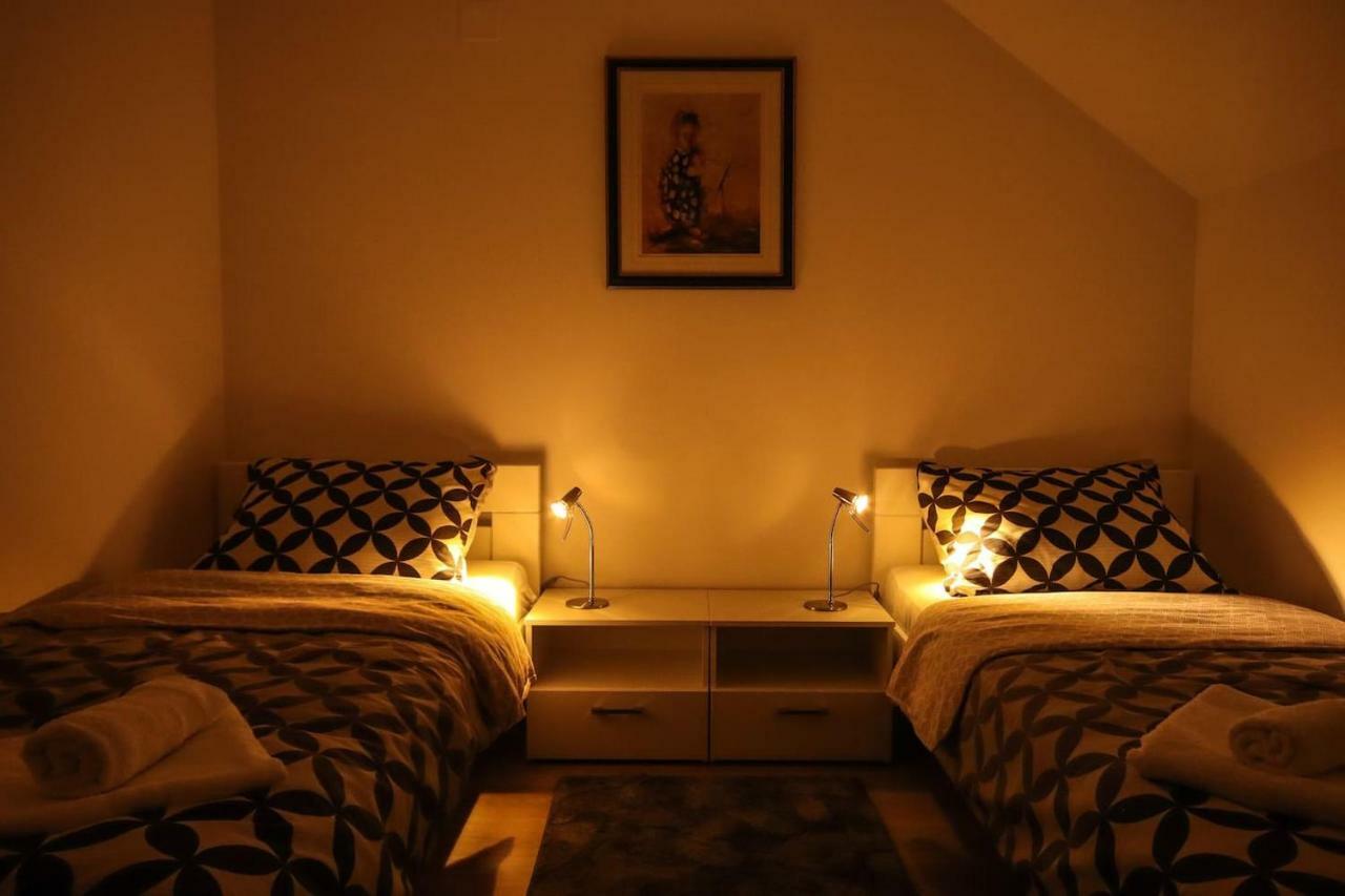 Apartman F&F Otočac Extérieur photo